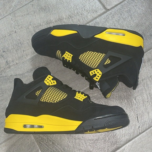 BNIB Air Jordan 4 Retro Black/Yellow Thunder Sneakers, Men’s Size 12 - Picture 3 of 10